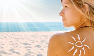 Cum iti poti proteja pielea in timpul verii