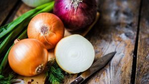 Iata care sunt beneficiile aduse de consumul de ceapa si usturoi